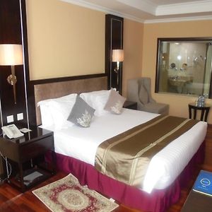 Standard Zimmer mit Kingsize-Bett